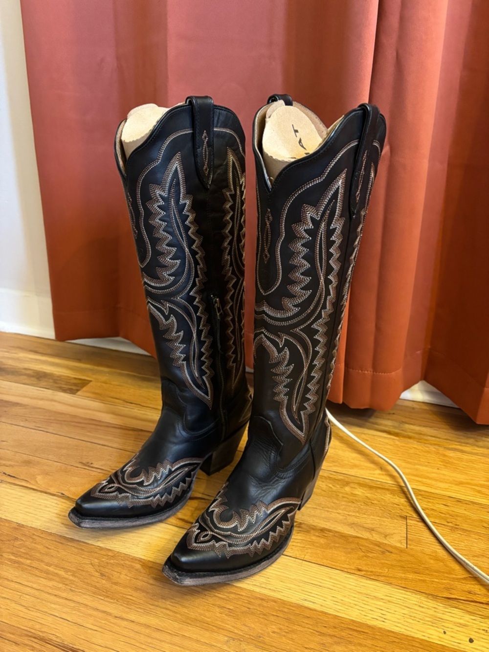 Ariat Casanova Black Leather Western Boots with Tan Stitching